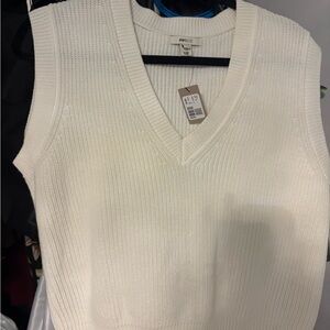 RW&CO. Ivory Knit V-Neck Sweater Vest